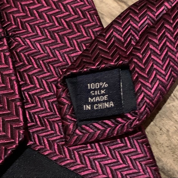 Paul Fredrick 100% silk tie - Picture 3 of 8